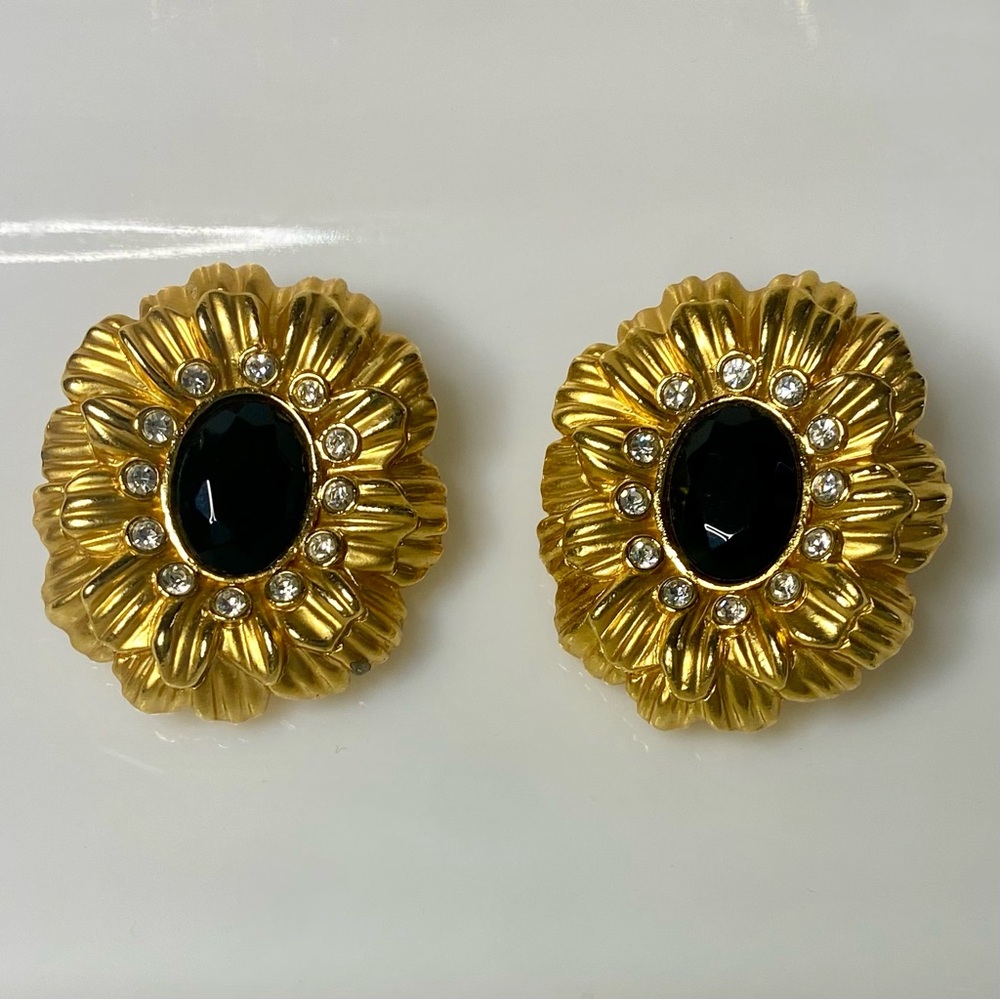 Kenneth Jay Lane for Avon 1991 Gold & Simulated Onyx Clip-On Earrings